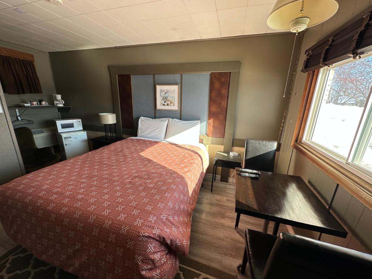 Pinecrest Motel Nipigon Dış mekan fotoğraf