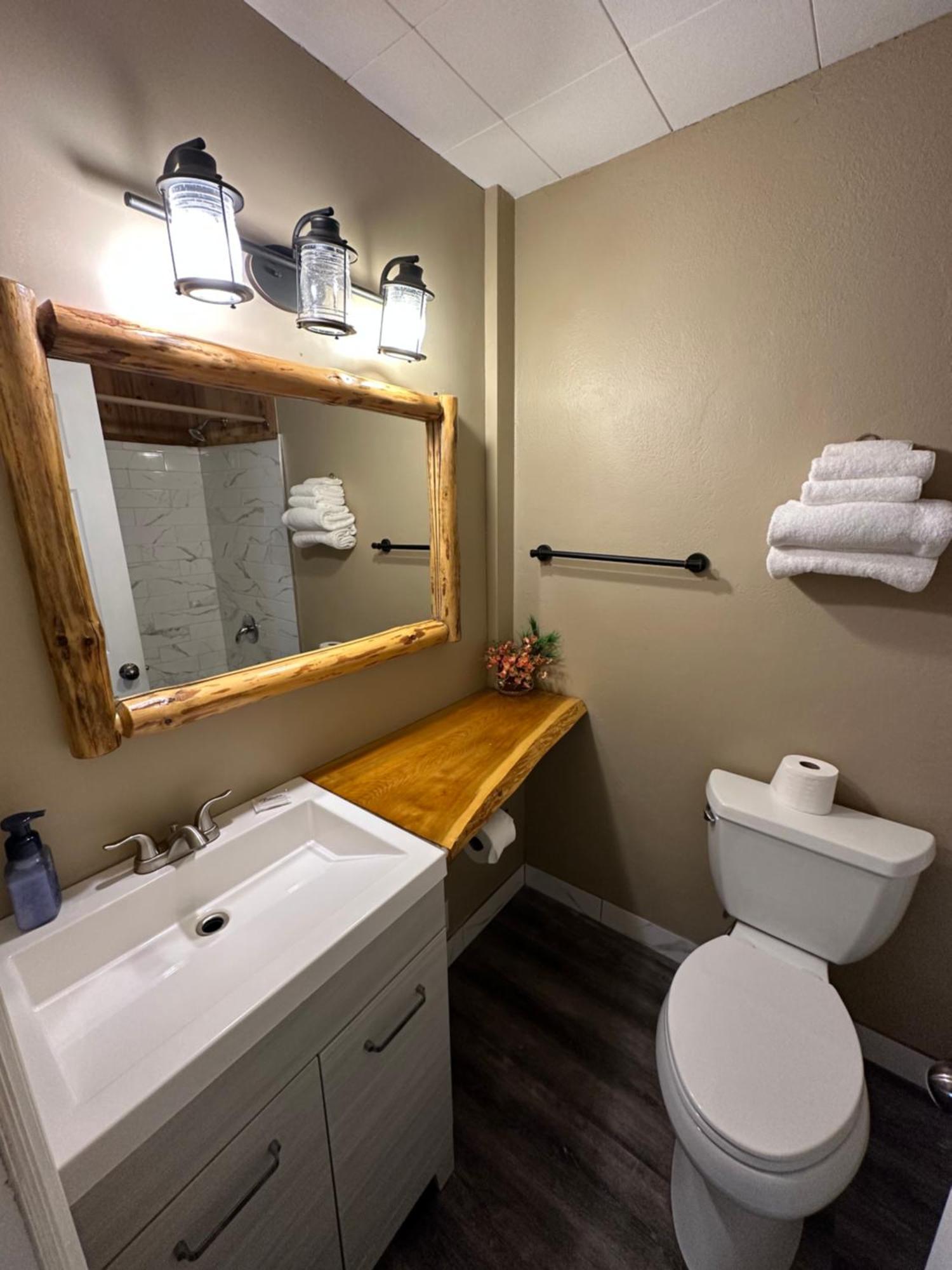 Pinecrest Motel Nipigon Dış mekan fotoğraf